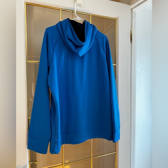 Authentic Reebok hoodie size large - Picture 2 of 2